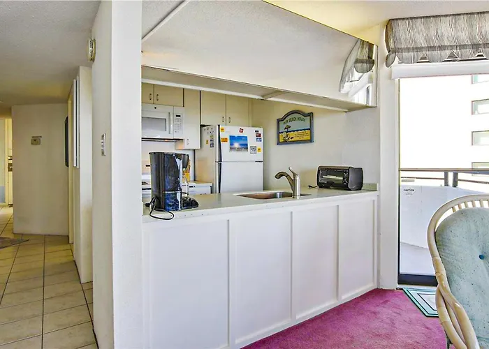 Pyramid V Apartment